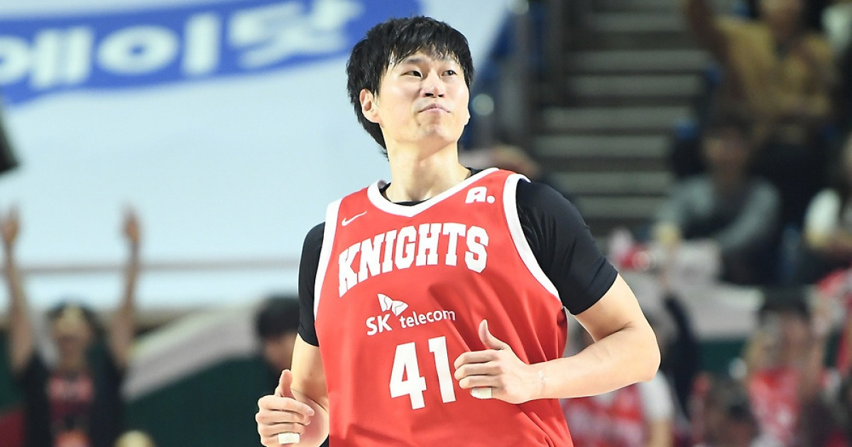 '오세근 통산 7000득점' SK, 정관장 잡고 공동 2위 도약(종합)