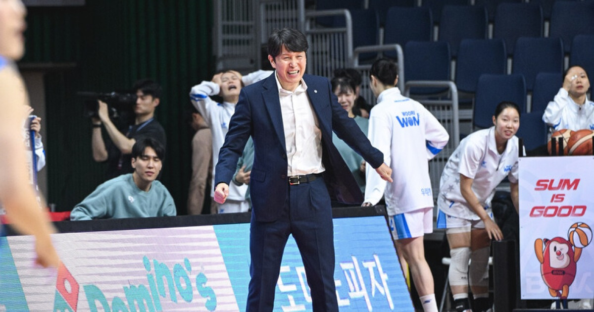 [웜업터뷰] 위성우 감독의 한숨 "전주원 코치가 한숨 좀 그만쉬라더라"