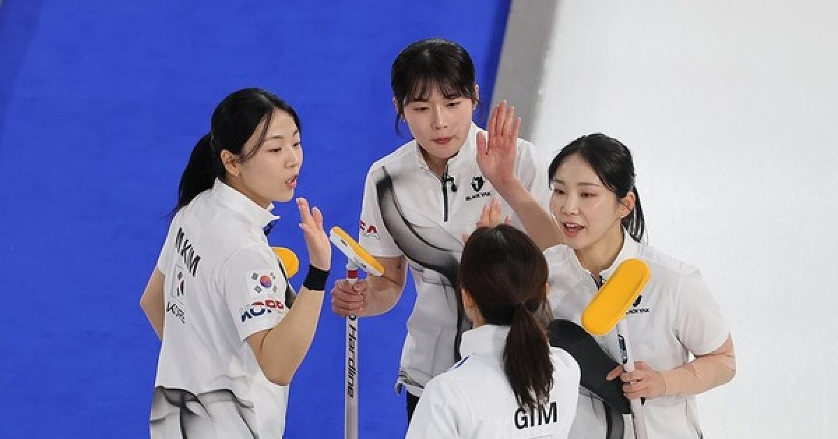 한일전은 '가위바위보'도 이겨야지… 한국 여자 컬링, 일본 꺾고 4강행 청신호