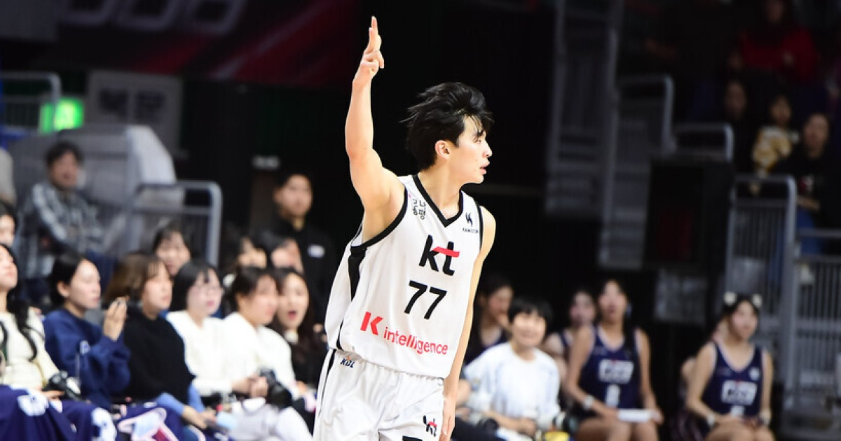 "더 바랄 건 없다" 신인 가드가 후반에만 17점…KT, 없었으면 어쩔 뻔했나