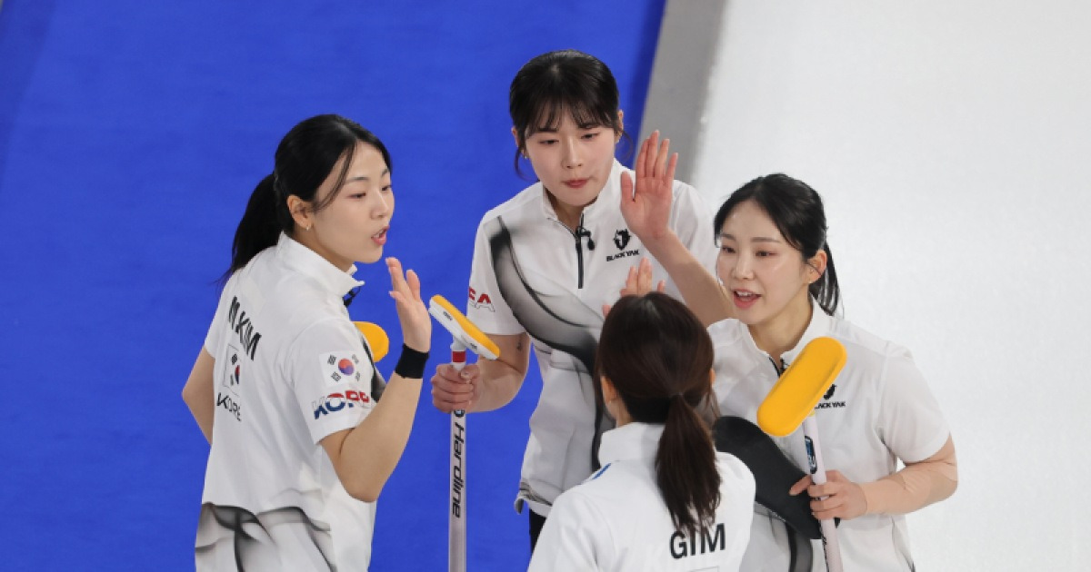 ‘한일전 승리’ 韓 여자 컬링, 일본 꺾고 3승2패…준결승 진출 청신호 [밀라노 동계올림픽]
