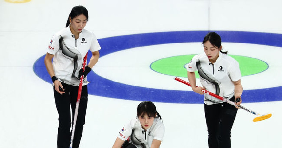 실력에 놀라고 미모에 더 반했나....숙적 日꺾은 韓컬링 대표에 日언론 "너무 아름다워, SNS 뜨거운 반응"