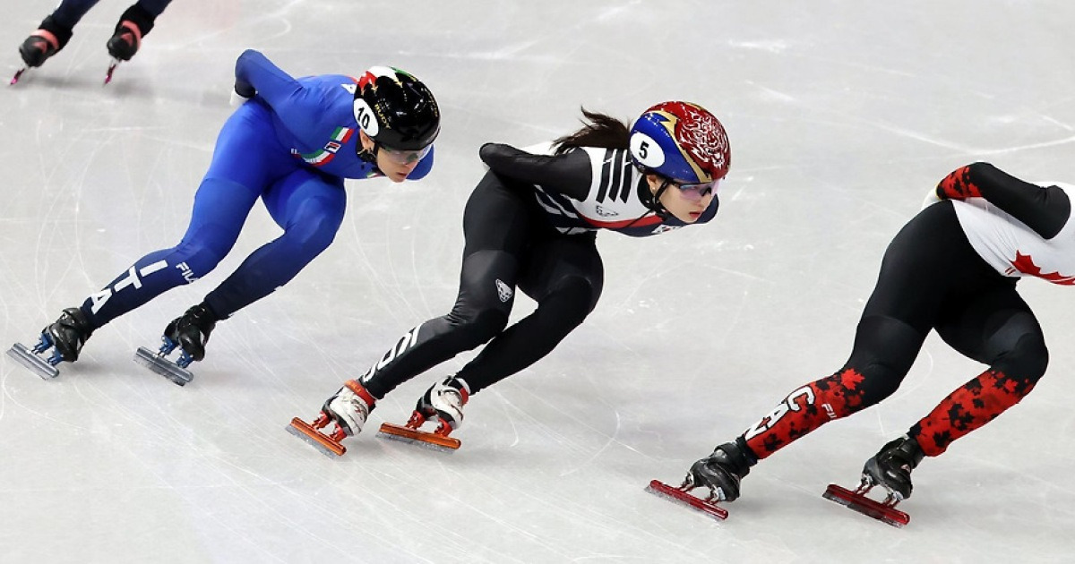 최민정·김길리, ‘죽음의 조’ 뚫고 쇼트트랙 여자 1000m 준결선 진출 [강산 기자의 여기는 밀라노]