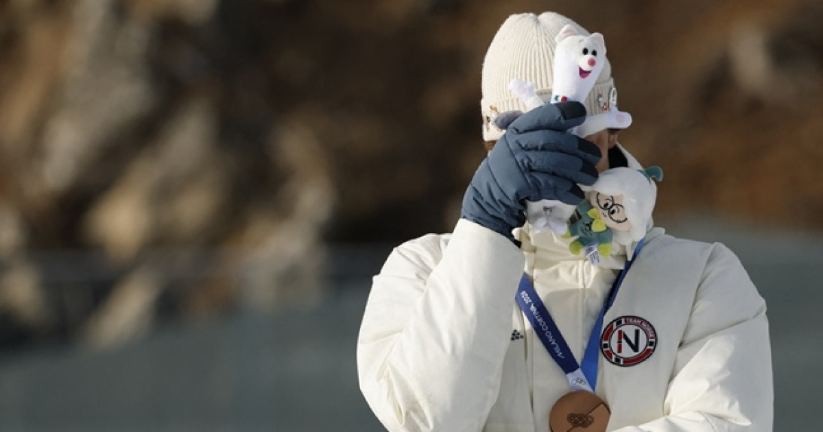 "사실은 바람폈어요" 눈물의 고백, 결국 용서는 없었다... 銅→銅→銀에도 환영받지 못한 노르웨이 바이애슬론 선수 [밀라노 올림픽]