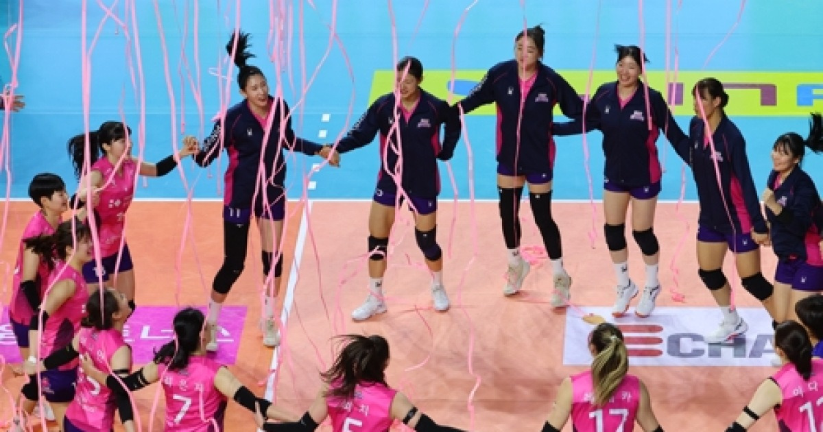 여자배구 흥국생명, 한국도로공사 꺾고 선두권 경쟁 혼전에 빠트려...1~3위 승점 3차