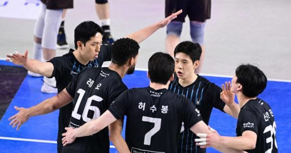 높이의 현대캐피탈, 삼성화재 완파…3연승, 선두 질주