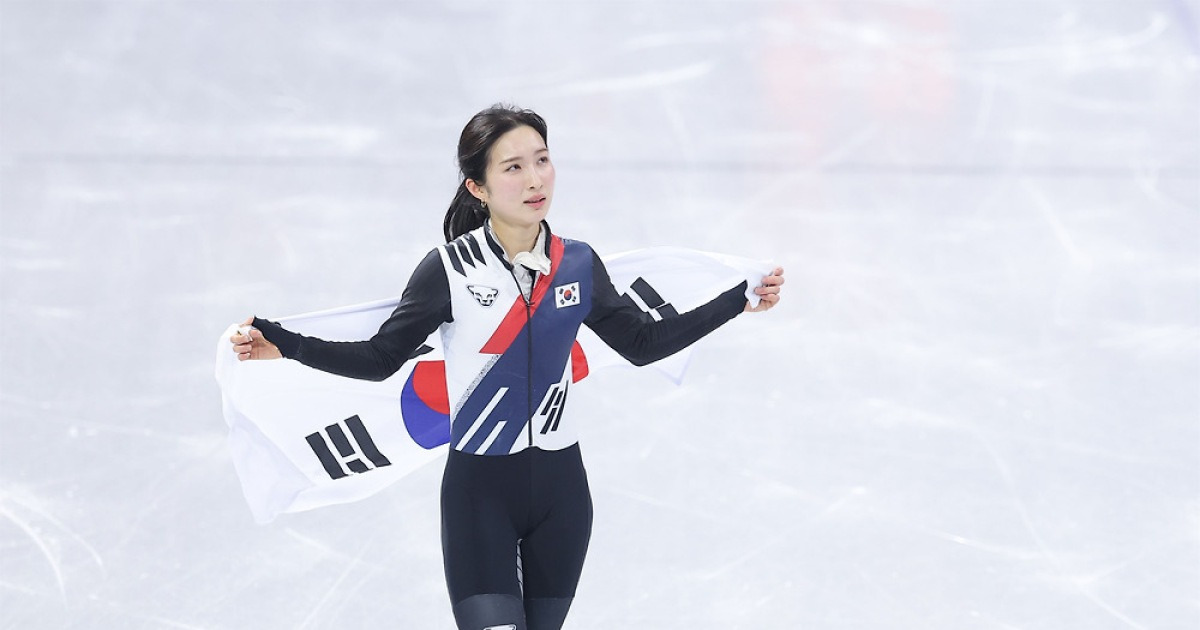 넘어지고 일어선 김길리, 쇼트트랙 여자 1000m 동메달 획득