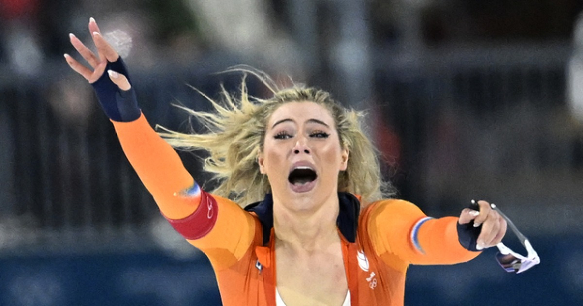 금메달 후 스포츠브라 ‘살짝’…“14억 가치 있다” 왜?