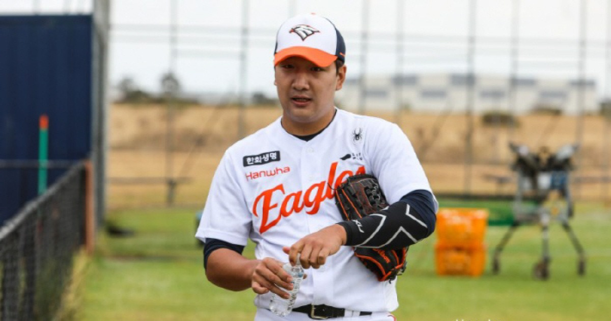 "오히려 독이 됐어요" 1년 전 '제구'로 캠프 평정한 신인…'20억 FA' 떠난 한화 좌완 판 흔드나