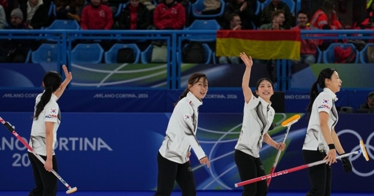 선두 스웨덴 꺾은 여자 컬링, 준결승이 보인다
