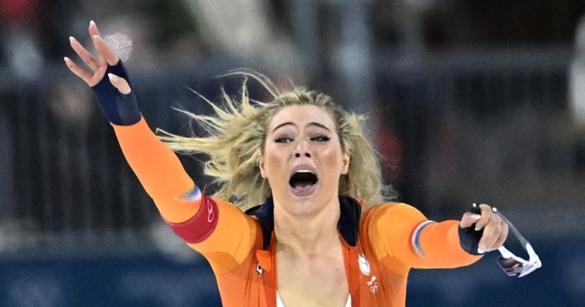 "지퍼 내린 레이르담 세리모니, 15억원 가치"...나이키 '활짝'