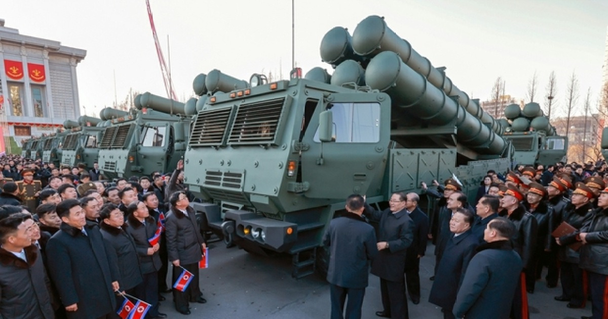 北, 600mm 대구경 방사포 전달행사…당대회 앞두고 무력 과시