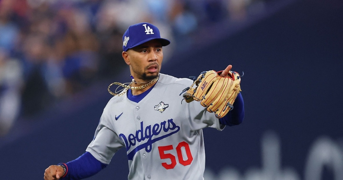 “스위스 군용칼 같은 선수, MVP 후보 거론될 것”…로버츠 감독의 강한 자신감, 베츠는 ‘3번 타자’로 부활할까