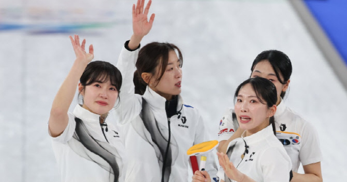 펑펑 눈물 쏟은 여자 컬링 대표팀 “마지막 아니길 바랐는데...”