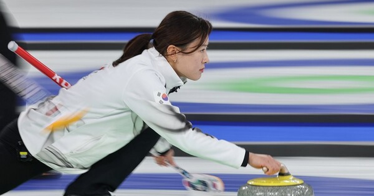 스킵 역량 차이, 무려 6엔드 4점 뺏겼다… 한국 女컬링, 4강행 좌초 초읽기