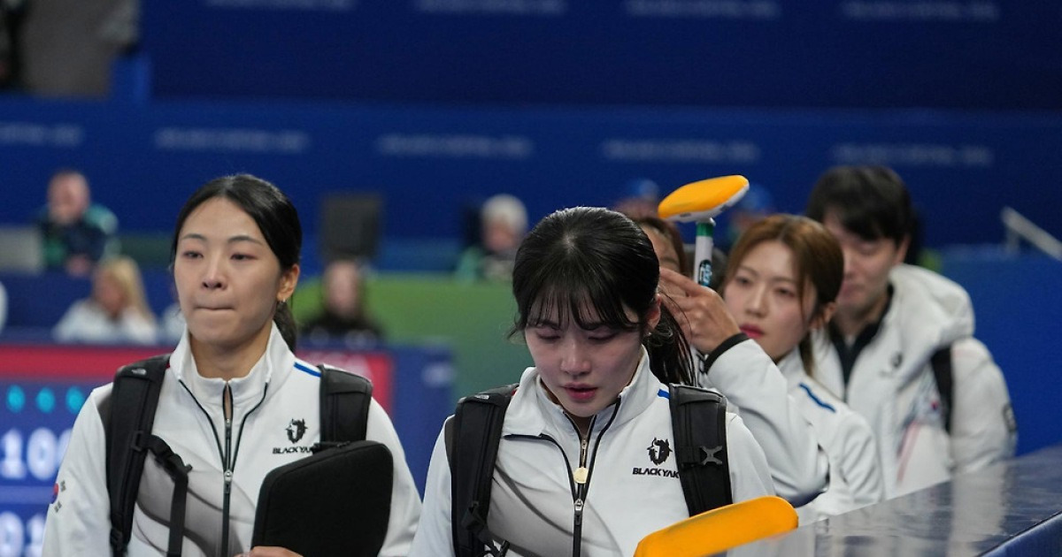 여자 컬링 ‘팀 5G’ 4강 진출 좌절…캐나다에 7-10 패배