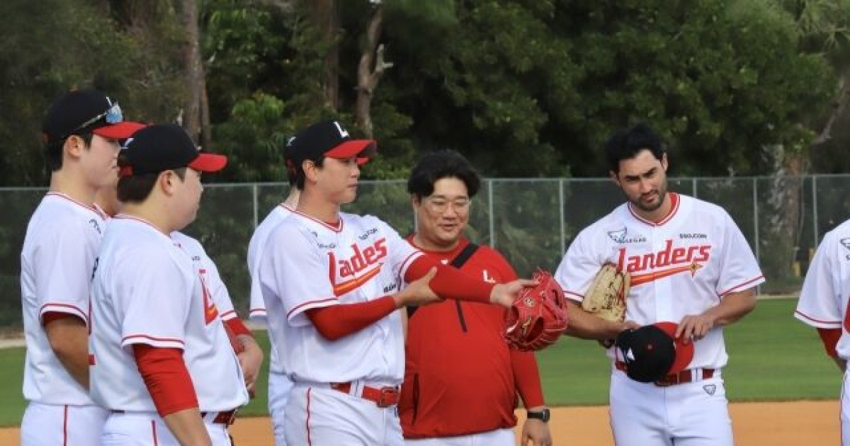 "병원 계속 알아보고 있다" 어깨 통증→캠프 조기 하차, 김광현 괜찮나…루키+160km 투수+1차지명 5선발 오디션 합류 [MD인천공항]