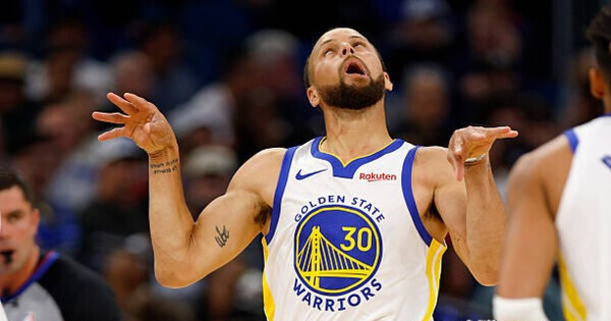 결장 또 결장! 'NBA 최고 스타' 복귀전 더 미뤄진다...골든스테이트 눈물, 포르징기스는 데뷔전서 12점 활약