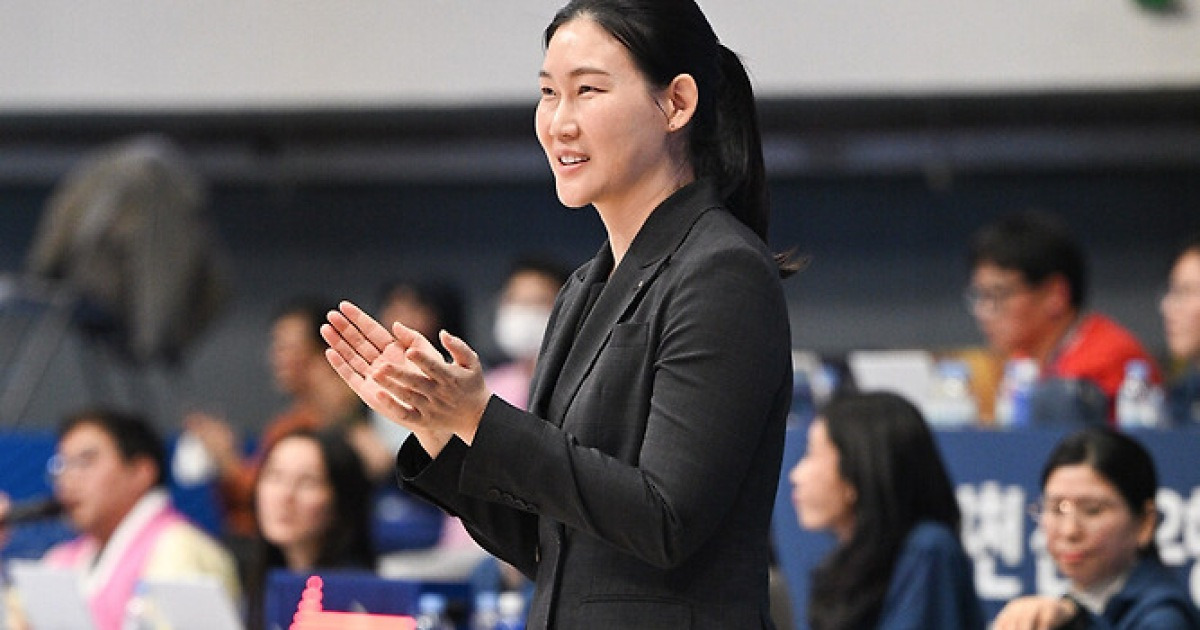 [웜업터뷰] 살얼음판 3위 쟁탈전, 3위에 사활 거는 박정은 감독이 외친 “배수의 진”