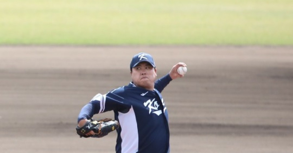 소속팀 한화 타자 6명 완벽하게 요리...류현진, 16년 만의 태극마크 달고 2이닝 무실점