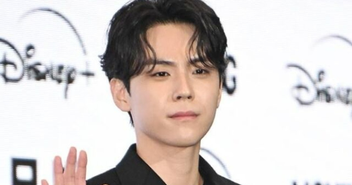 넷플릭스 미스터리 수사단 제작발표회에 참석한 출연진 관련 이미지