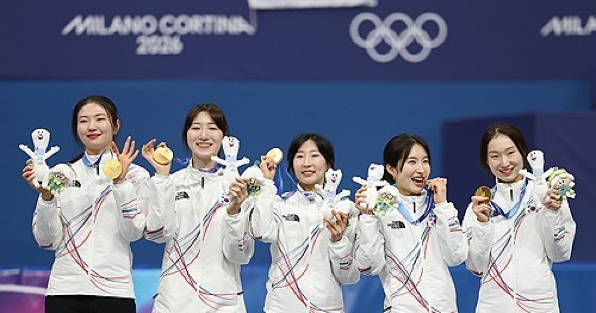 최민정에게 건낸 심석희의 인사 "많이 노력해줘서 고마워"