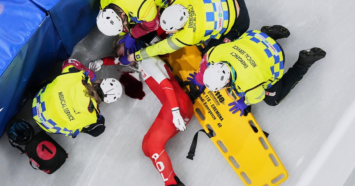 '눈에 피 철철, 경기 중단' 한국 선수 앞에서 실명 위기..."저 괜찮습니다" 천만다행, 추가 확인 예정