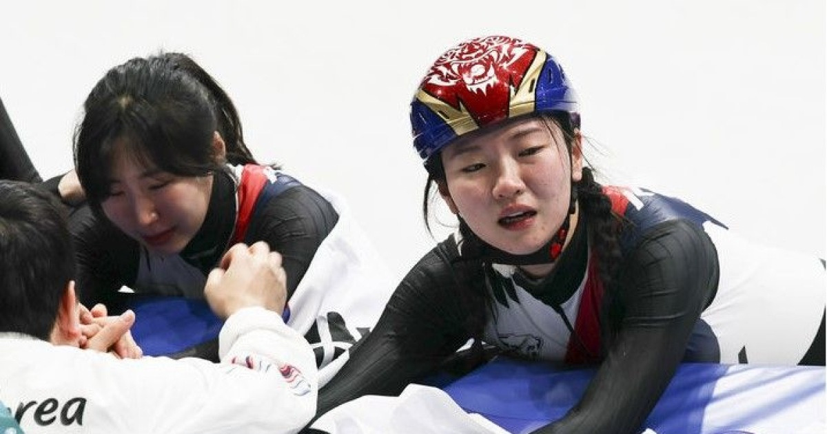 "내 등을 밀어줘"…외신도 주목한 최민정의 용서, 심석희 펑펑 울린 기적의 3000m [2026 밀라노]