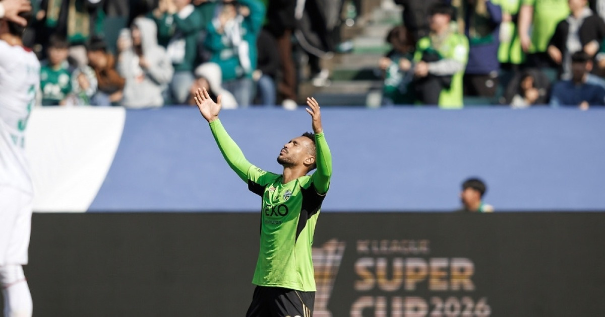 슈퍼컵 MVP 모따 "데뷔전 데뷔골, 자신감 올라가…티아고+콤파뇨와 경쟁 걱정 NO" [현장인터뷰]