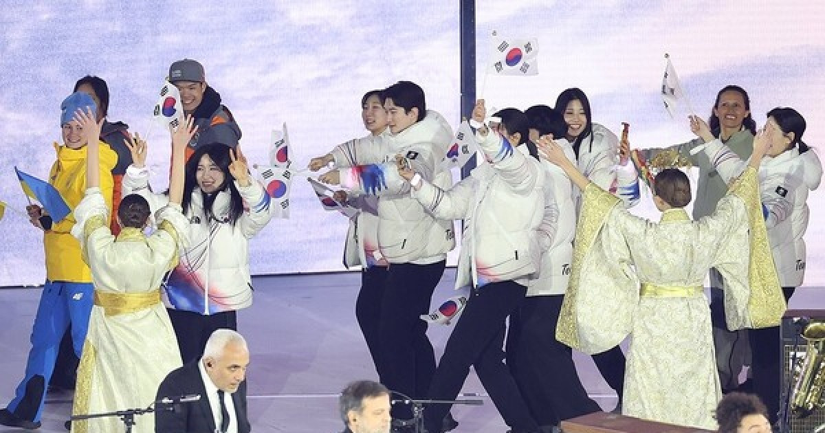 '나 롯데월드 출신이야'… 김길리, 춤추며 폐회식 제대로 즐겼다[밀라노 이슈人]