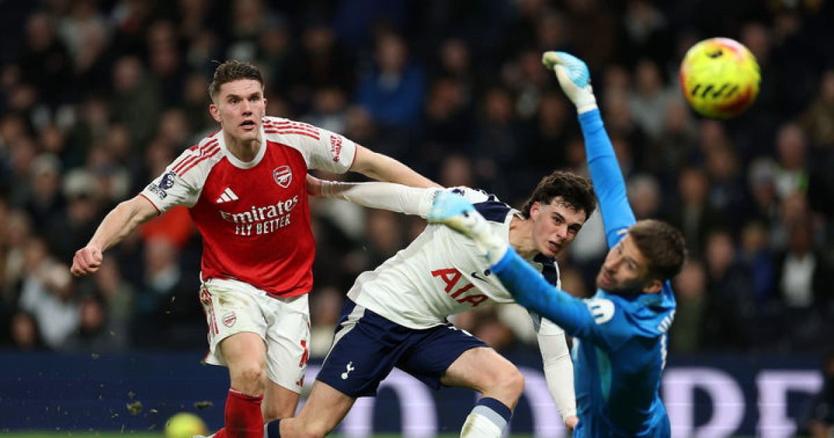 EPL 토트넘, 라이벌 아스널에 참패…감독 교체도 무용지물