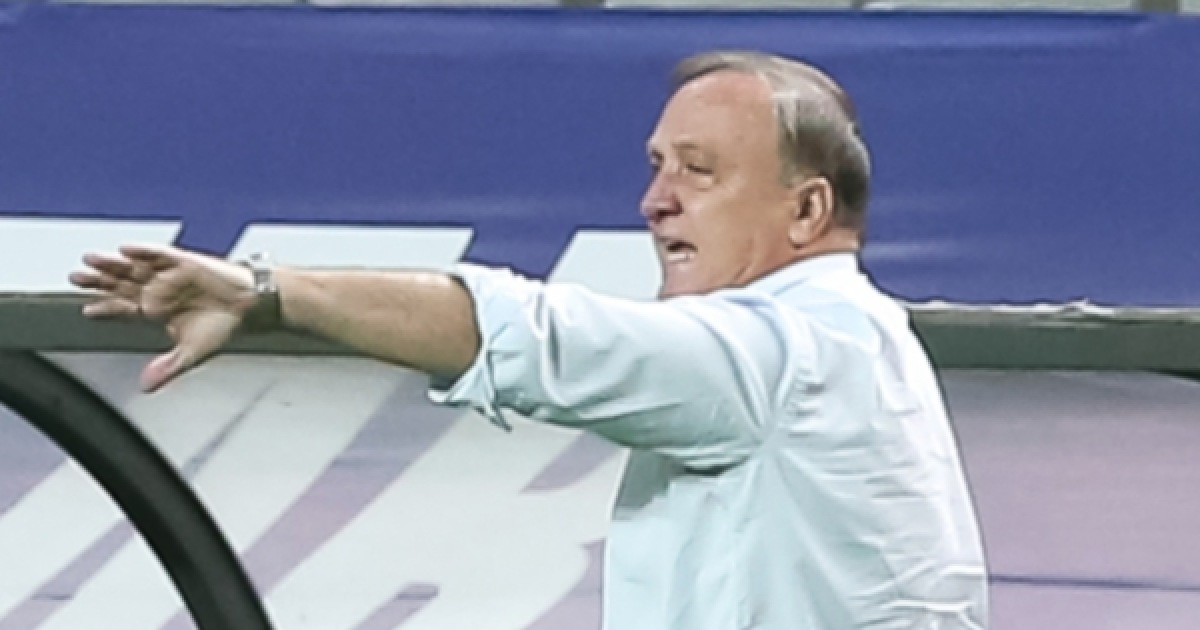 전 한국 국대 감독 아드보카트, 월드컵 3개월 앞두고 퀴라소 감독 사임..."딸 간병이 우선"