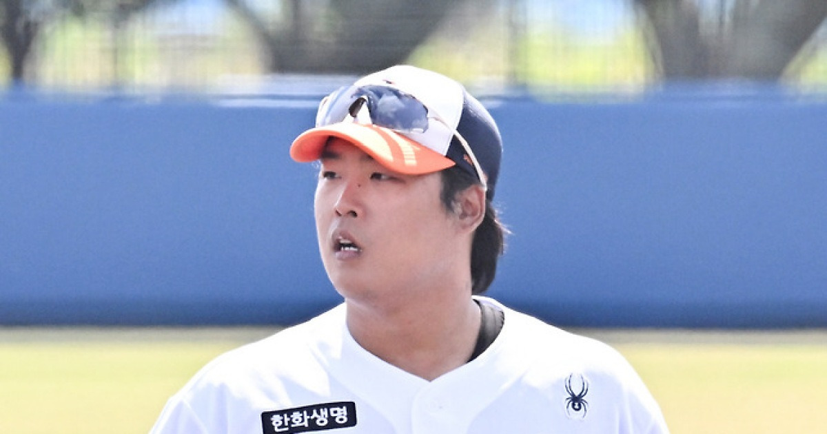 한화 이글스, 강백호의 1루 수비는 어떤 의미일까?