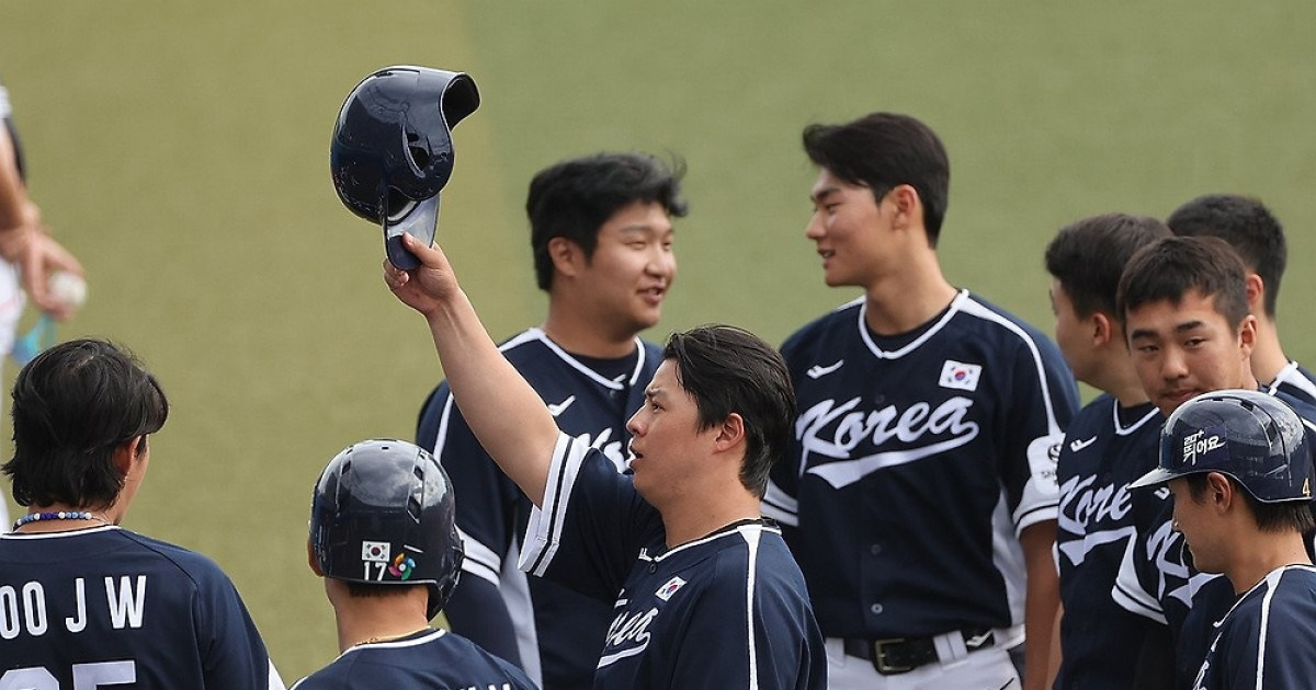노시환, 307억원 대형 계약 후 첫 안타도 홈런... 대표팀 중심 타선에 활기를 넣었다