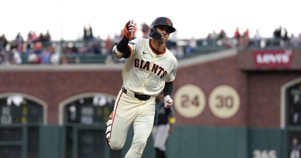 홈 보살→홈 보살, 이정후 '우익수 효과' 벌써 나타났다…"우려 잠재웠어" 美 매체 찬사