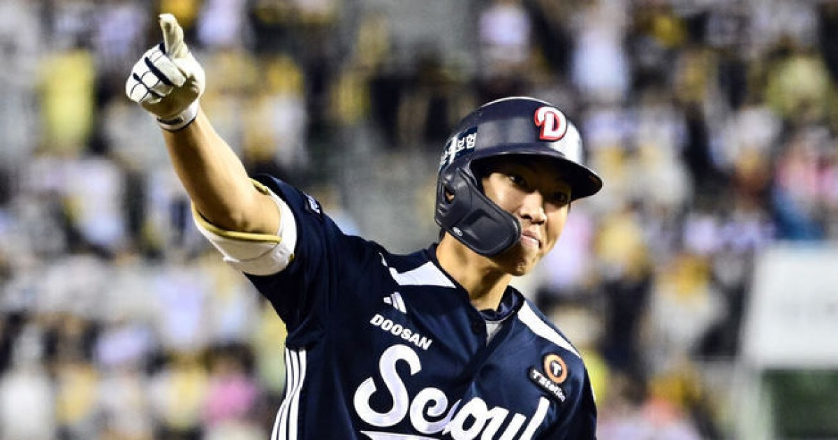 ‘롯데↔두산’ 초대형 트레이드, 왜 올해는 두산 대박 점쳐지나…'생애 첫' 선두타자 초구 홈런 비결 공개 “이진영 코치님 지도 덕분”