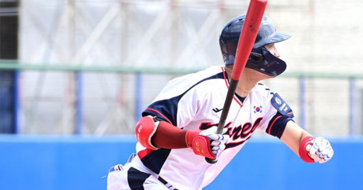 ‘안타→2루타→2루타’ 명품 수비에 방망이도 뜨겁다, 후배 리스펙까지 완벽 “한국 대표하는 정후가 주장 해야죠” [오!쎈 오키나와]