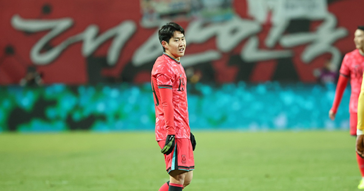 '생애 첫 KFA 올해의 선수' 이강인 "월드컵 있는 2026년, 더 뜻깊은 한 해 될 것"