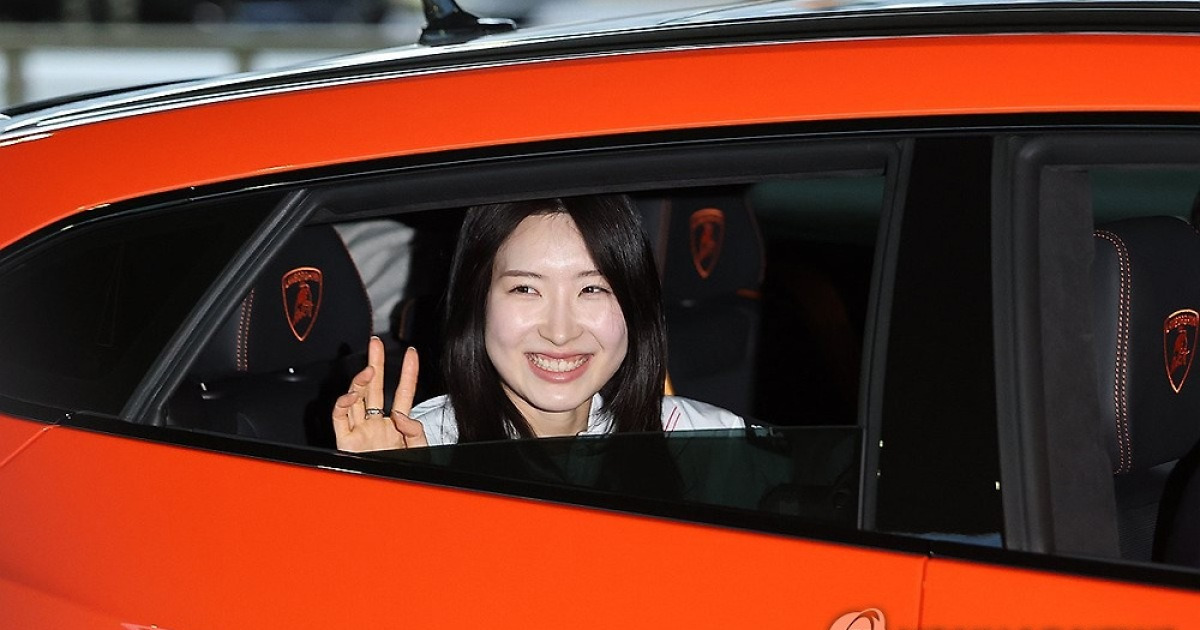 '람보르기니' 타고 귀가 김길리 "일요일부턴 세계선수권 연습"