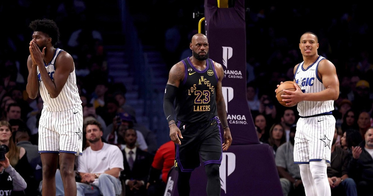 NBA 레이커스, '킹' 르브론 자유투 실패 뒤 뼈아픈 역전패