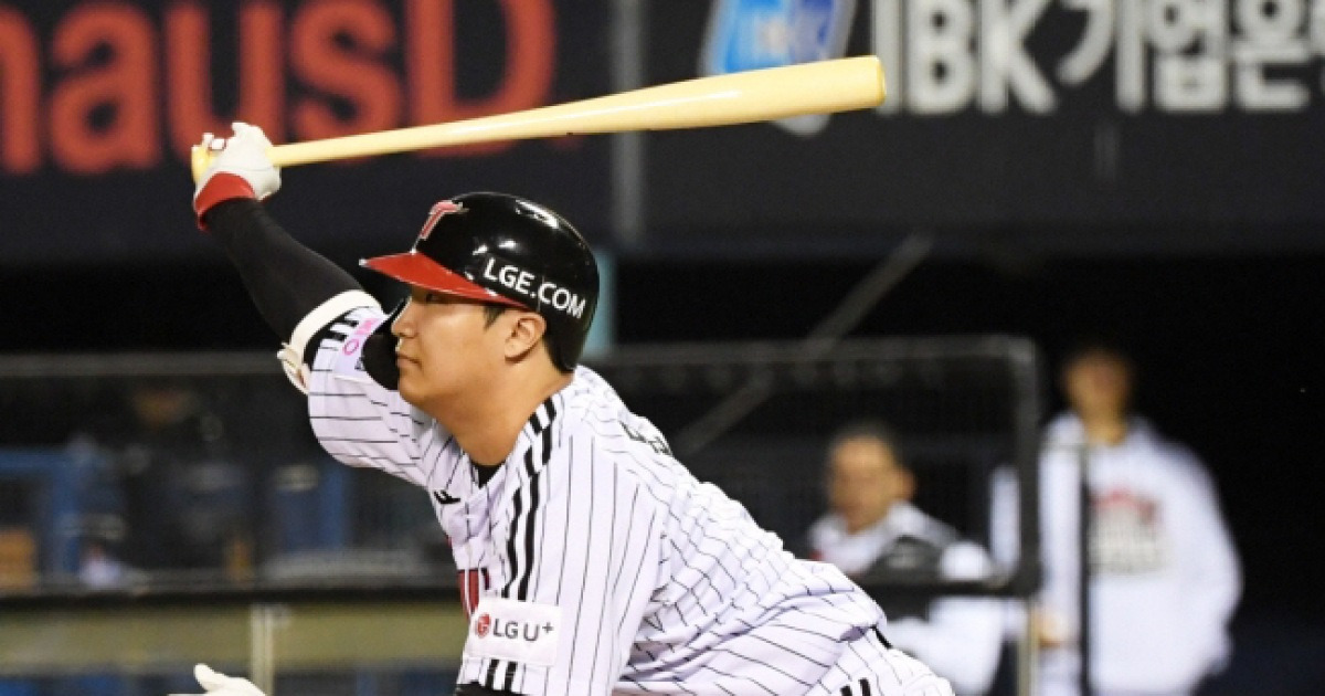 노시환에 밀릴 게 없는데, 아니 더 낫다고 볼 수도 있는데...307억 꿈 꾸기엔, 2년이 너무 아쉽다