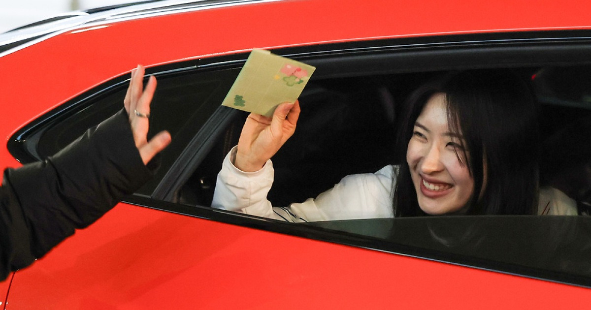 람보르기니, ‘람보르길리’ 모시러 인천공항 등장