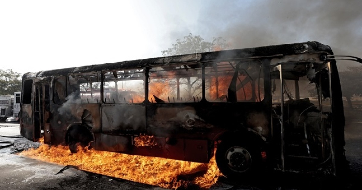 '비상' 홍명보호 월드컵 격전지 불과 2.1㎞, 이런 사태가... '마약왕 사살' 분노한 카르텔 시위→불타는 버스 '대혼란'