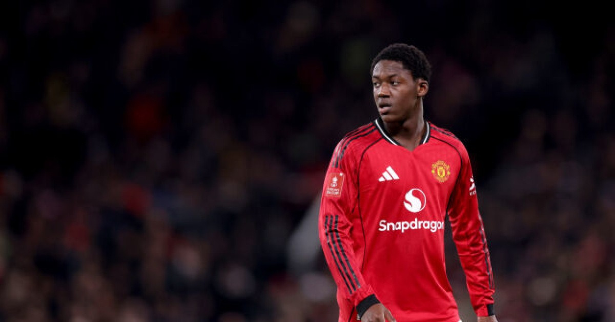 맨유의 미드필드 전력, 재계약 불안정성으로 위협받다