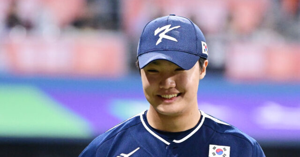 정우주, 3이닝 퍼펙트 투구...삼성 라이온즈와의 연습 경기서 호투