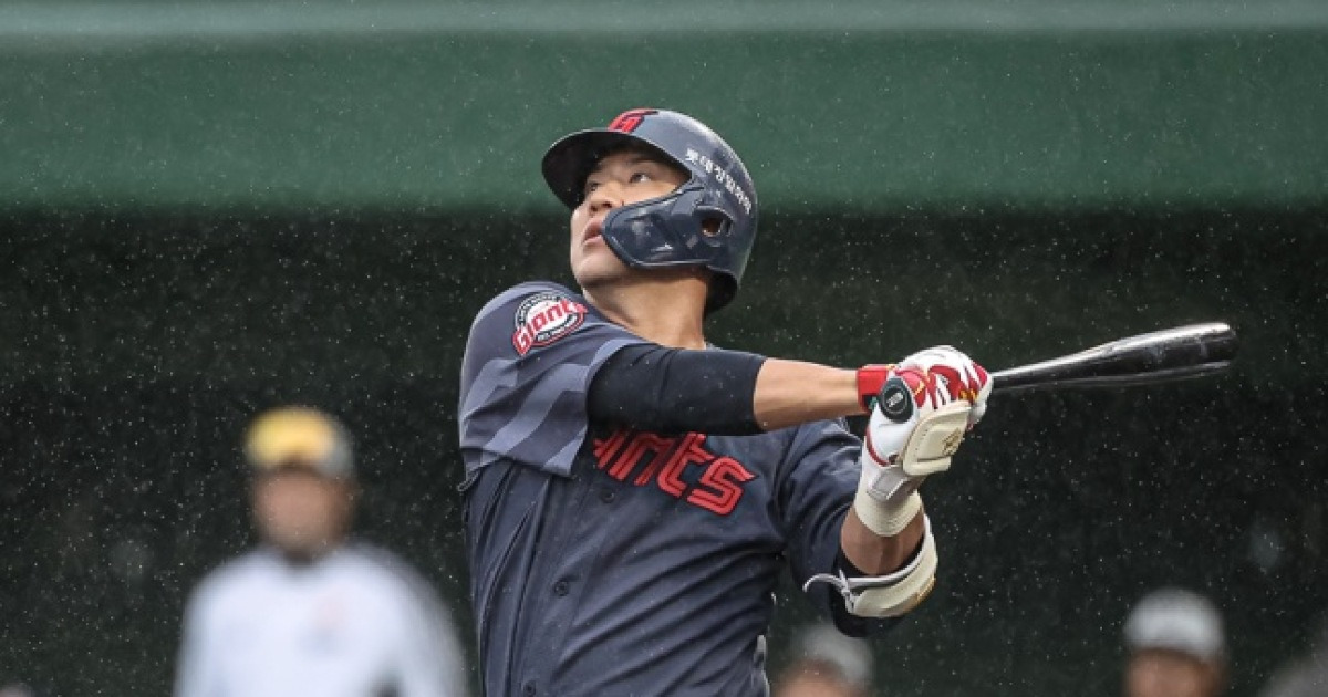 김민성, 38세의 불꽃 타격... 롯데의 희망이 되다