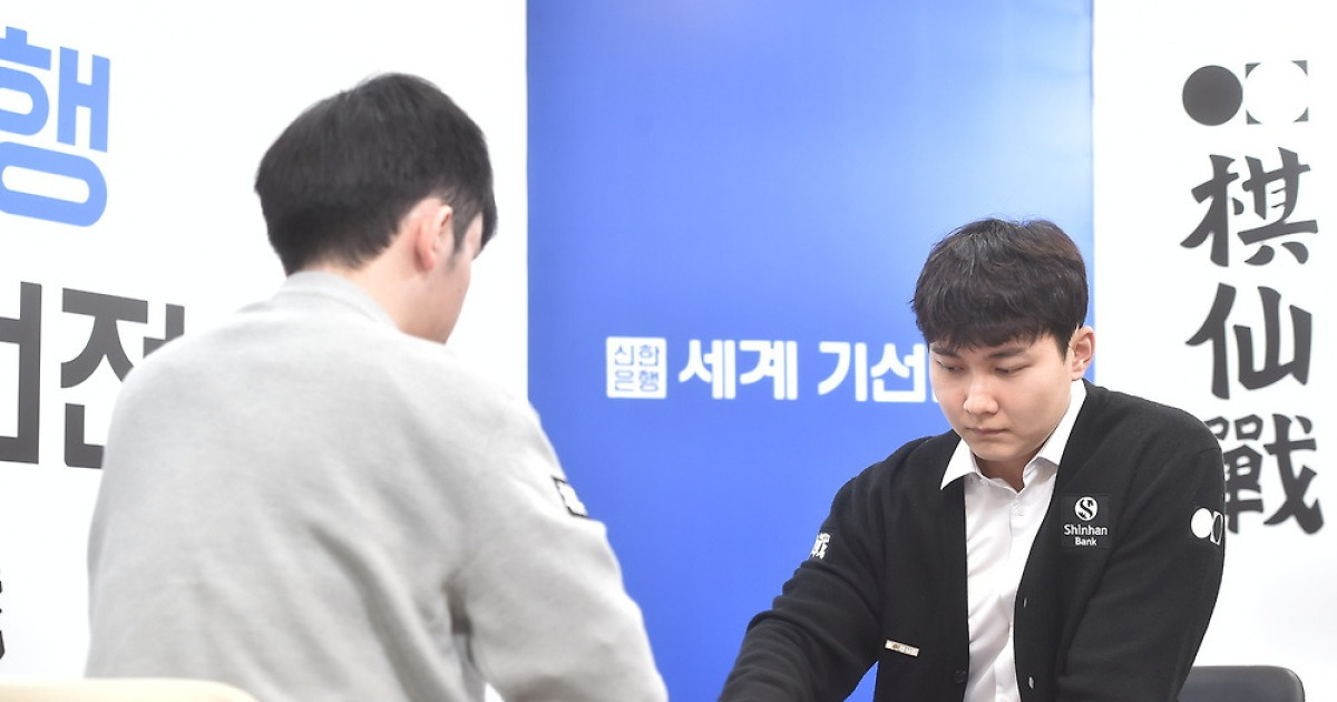 박정환 9단, 기선전 초대우승…中 왕싱하오 꺾고 5년 만에 메이저 타이틀