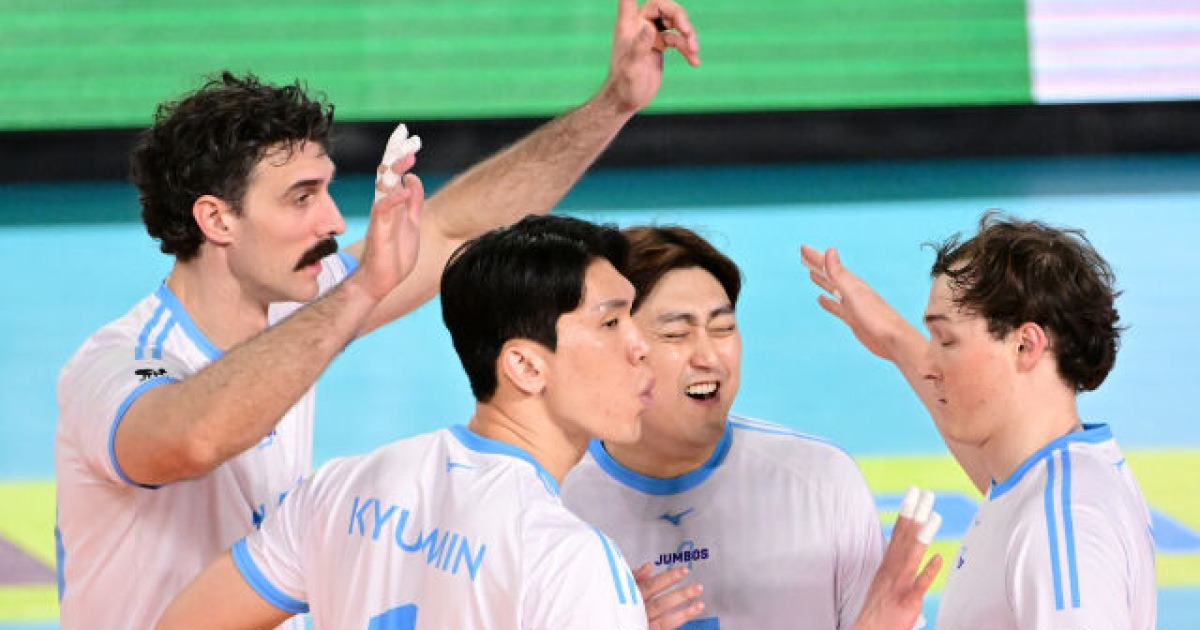 '4점차' 선두! '유광우-이든 선발 카드 성공' 대한항공, 막강 '백업' 맹활약으로 셧아웃...'아히 머리 부상' 삼성화재는'11연패' [MD대전]