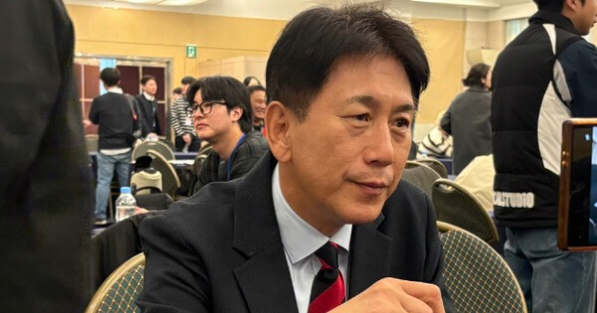 포항 스틸러즈, 새로운 도전의 시작: 박태하 감독의 전략과 기성용의 역할