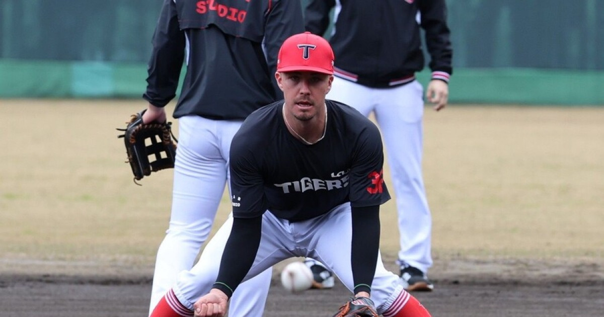 ‘롯데 수비 마스터’ 소환한 이 선수… 이범호 일관된 자신감, “쉽지 않다고? 충분히 뒤집을 것”